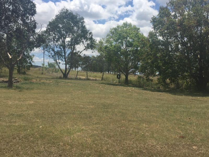 2 Stokes Court, Summerholm QLD 4341