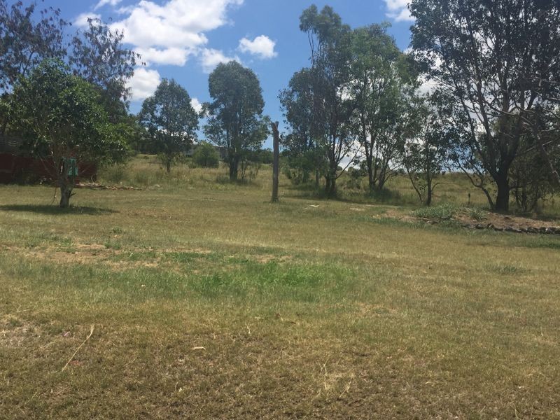 2 Stokes Court, Summerholm QLD 4341