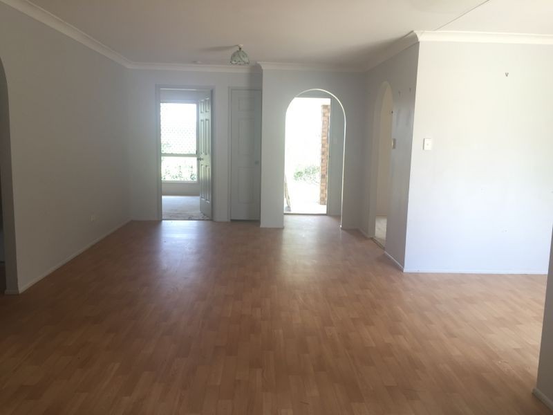 2 Stokes Court, Summerholm QLD 4341