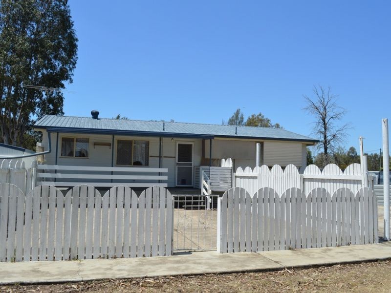 5 Banksia Court, Morton Vale QLD 4343