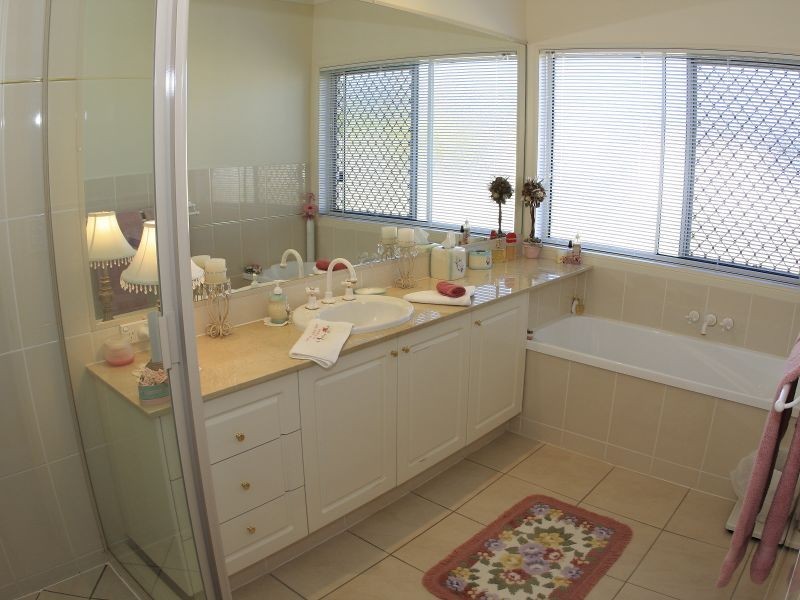 13 Parklea Drive, Placid Hills QLD 4343