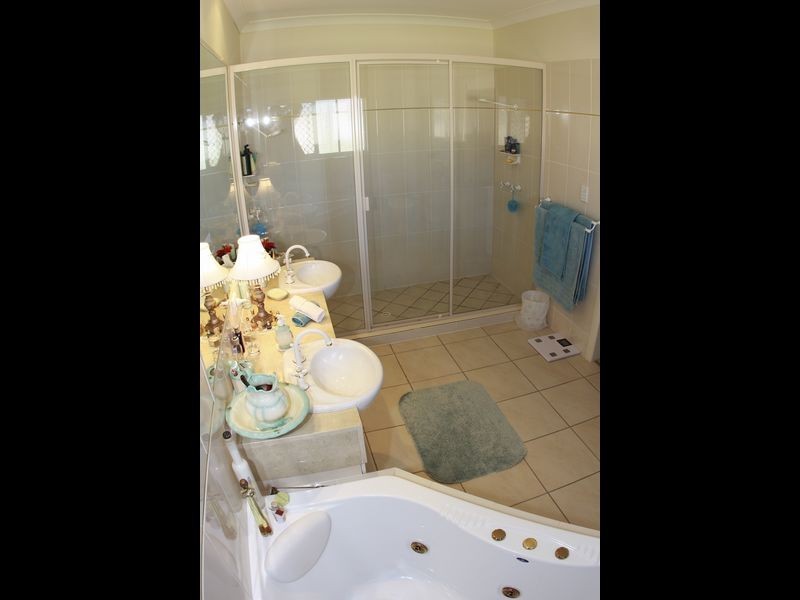 13 Parklea Drive, Placid Hills QLD 4343