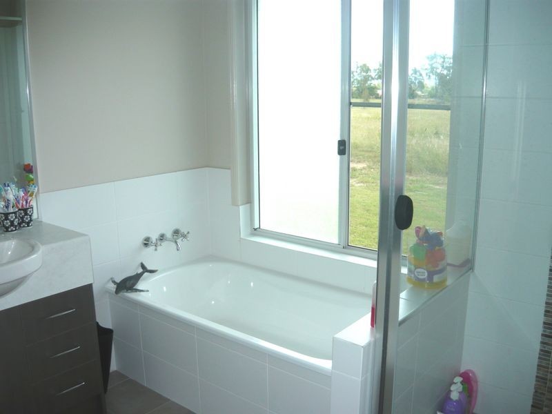 8 Kurrajong Road, Gatton QLD 4343