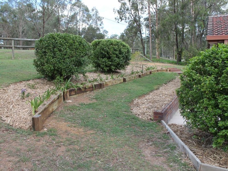 4 Cockatoo Court, Regency Downs QLD 4341