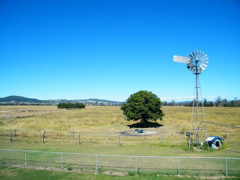 2/ Lindstrom Road, Brightview QLD 4311