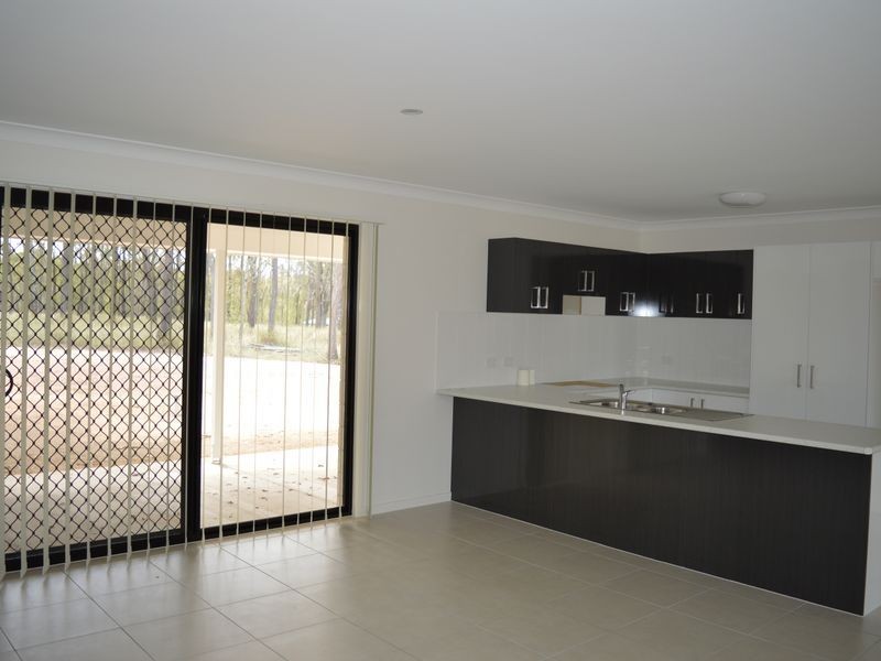 4 Michael Road, Laidley Heights QLD 4341