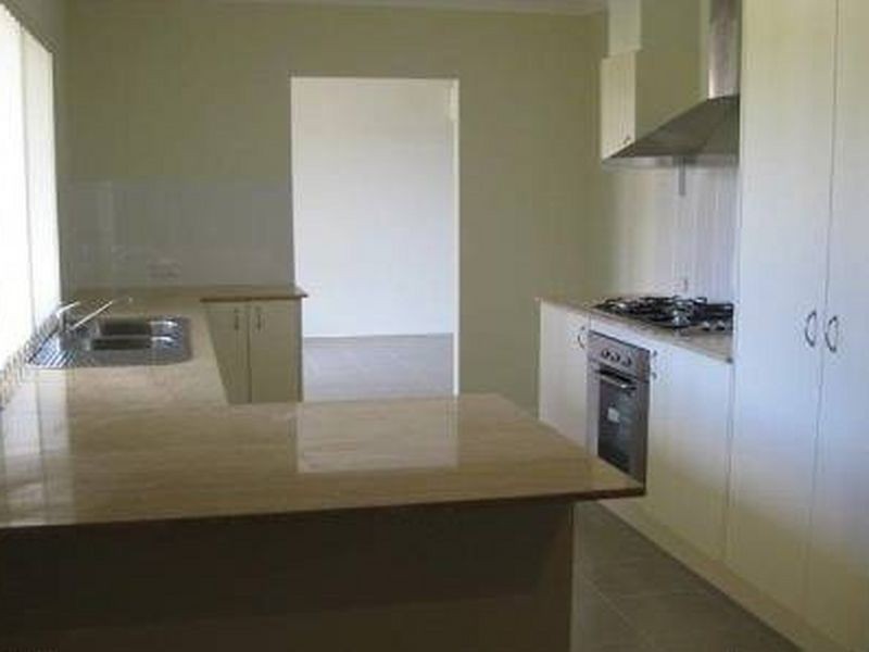33 Cunningham Avenue, Laidley North QLD 4341