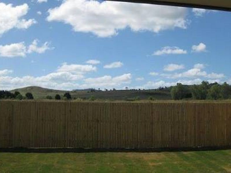 33 Cunningham Avenue, Laidley North QLD 4341