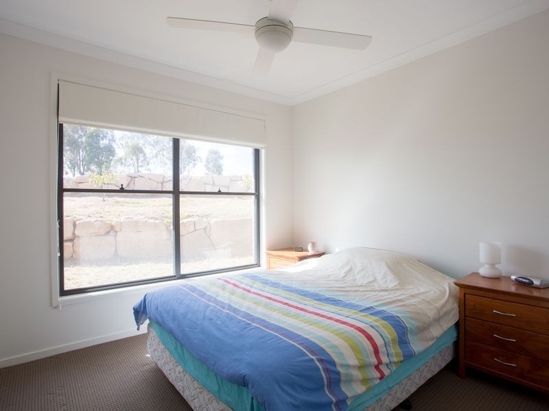 6 Fowler Court, Kensington Grove QLD 4341