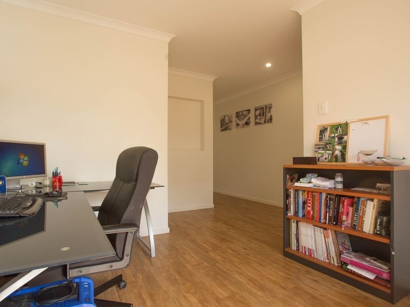 6 Fowler Court, Kensington Grove QLD 4341