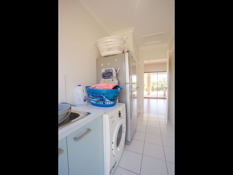 6 Fowler Court, Kensington Grove QLD 4341