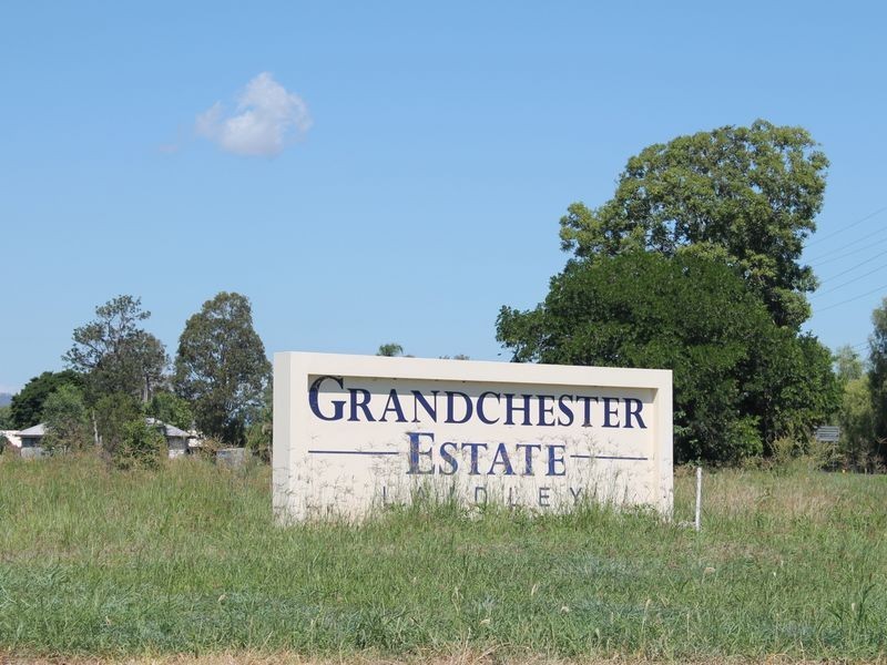 6 Semph Crescent, Laidley North QLD 4341