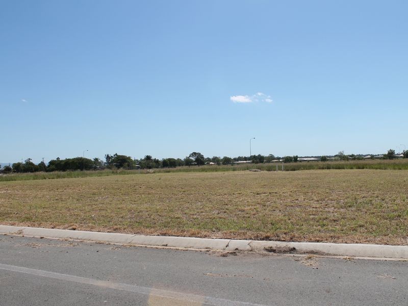 8 Semph Crescent, Laidley North QLD 4341