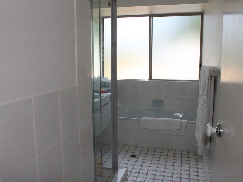 10 Hein Court, Regency Downs QLD 4341