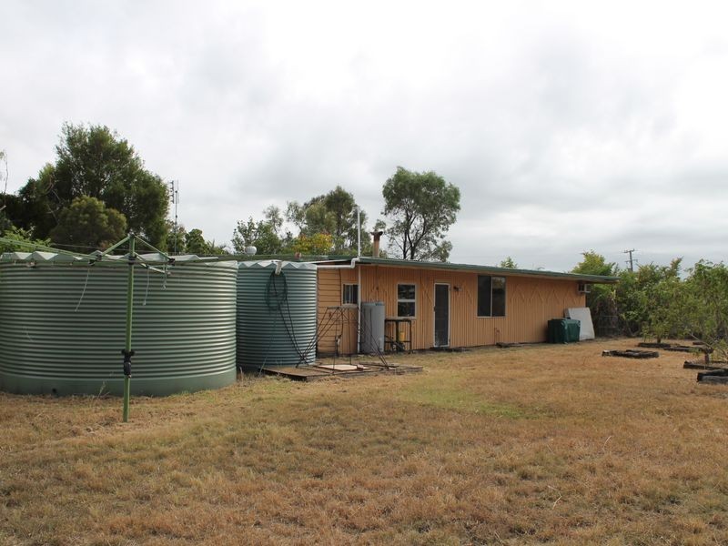 11 Hughes Road, Plainland QLD 4341