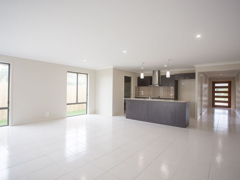 13 Richmond Terrace, Plainland QLD 4341