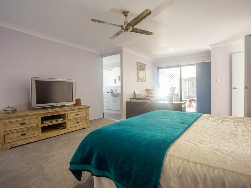 42 Stephenson Crescent, Kensington Grove QLD 4341