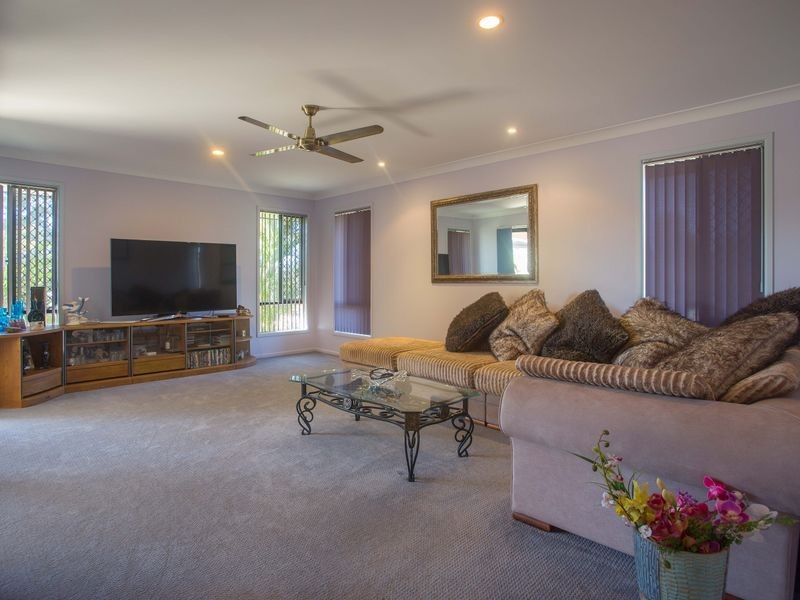 42 Stephenson Crescent, Kensington Grove QLD 4341