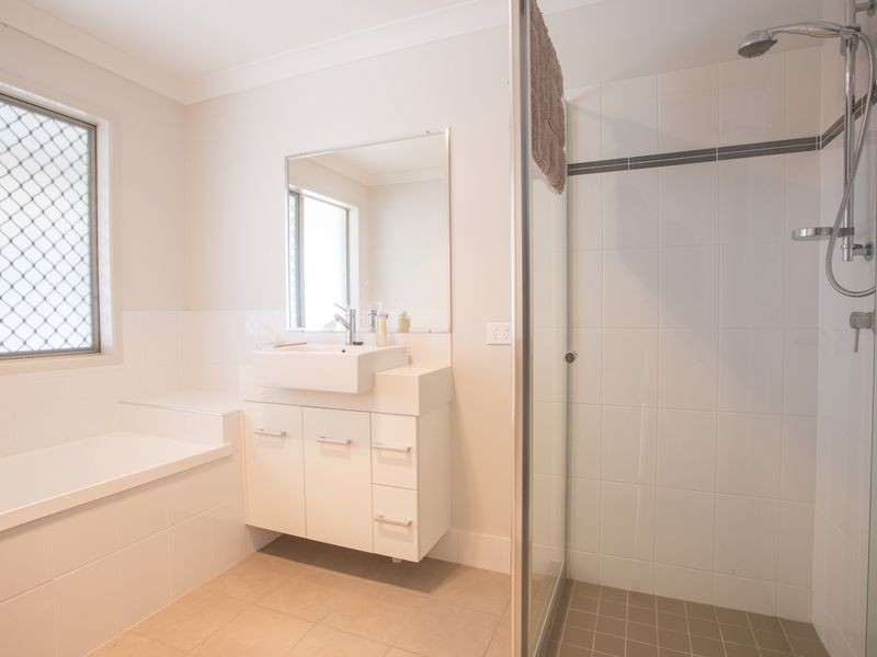 48 Haslingden Road, Lockyer Waters QLD 4311