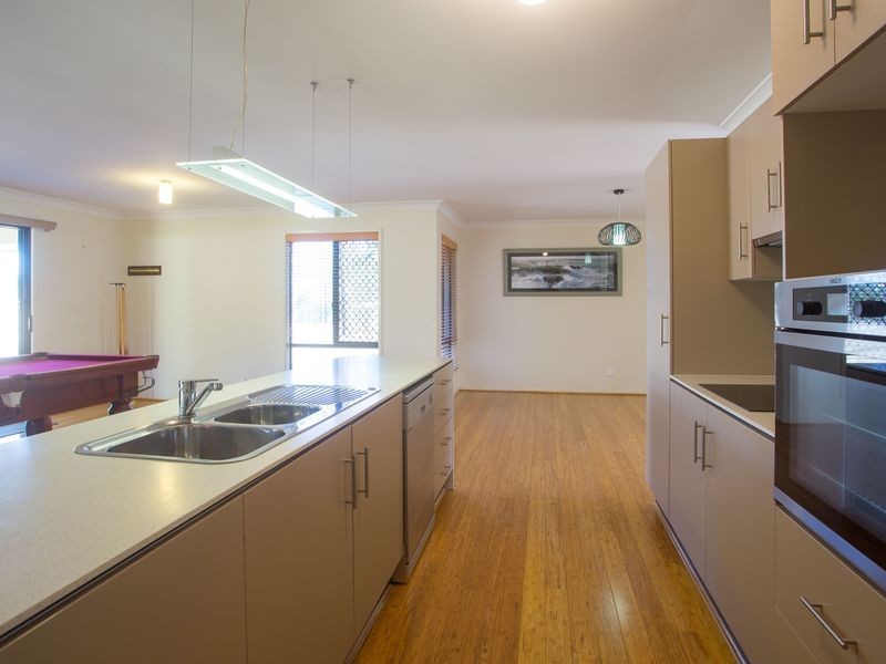 4 Edinburgh Avenue, Regency Downs QLD 4341
