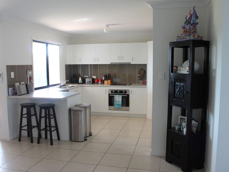 11 Lawson Crescent, Laidley North QLD 4341