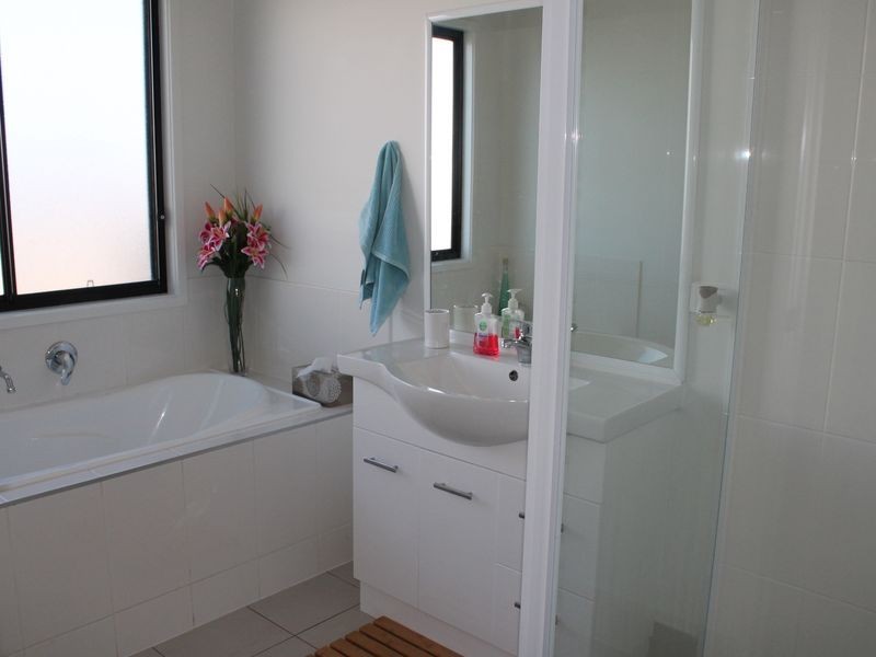 11 Lawson Crescent, Laidley North QLD 4341