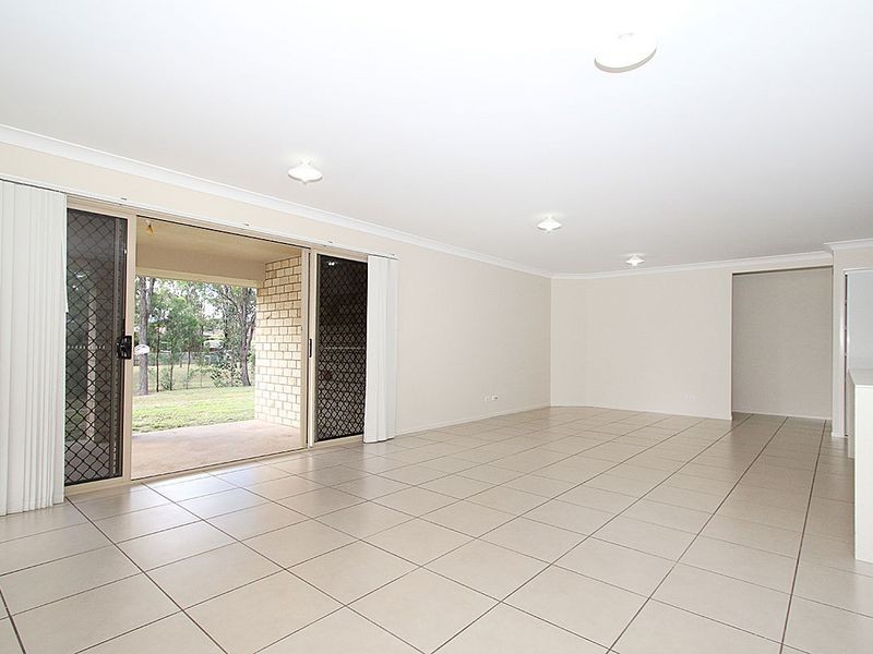 5 Riley Court, Kensington Grove QLD 4341