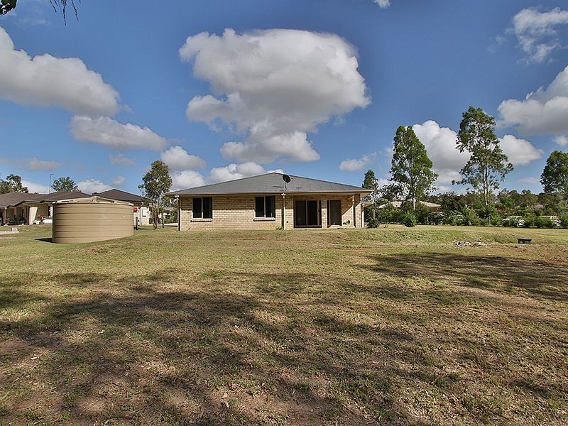 5 Riley Court, Kensington Grove QLD 4341