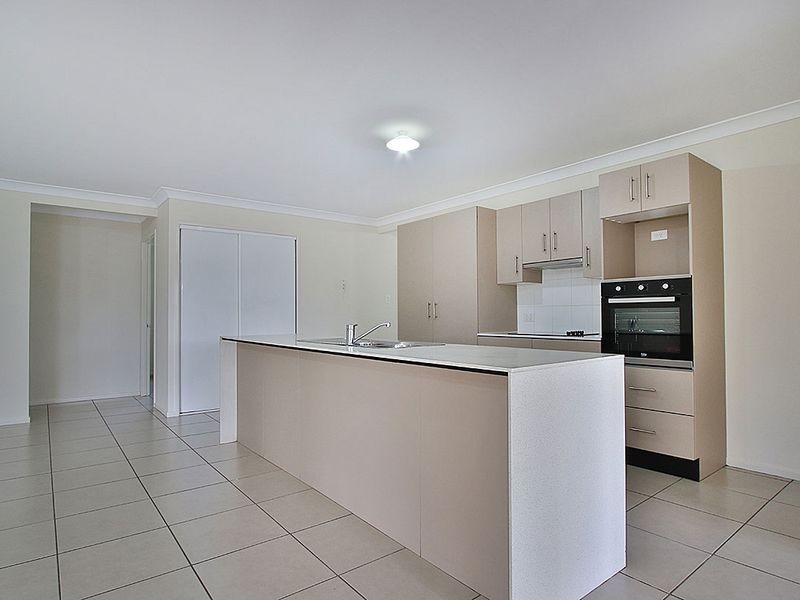 5 Riley Court, Kensington Grove QLD 4341