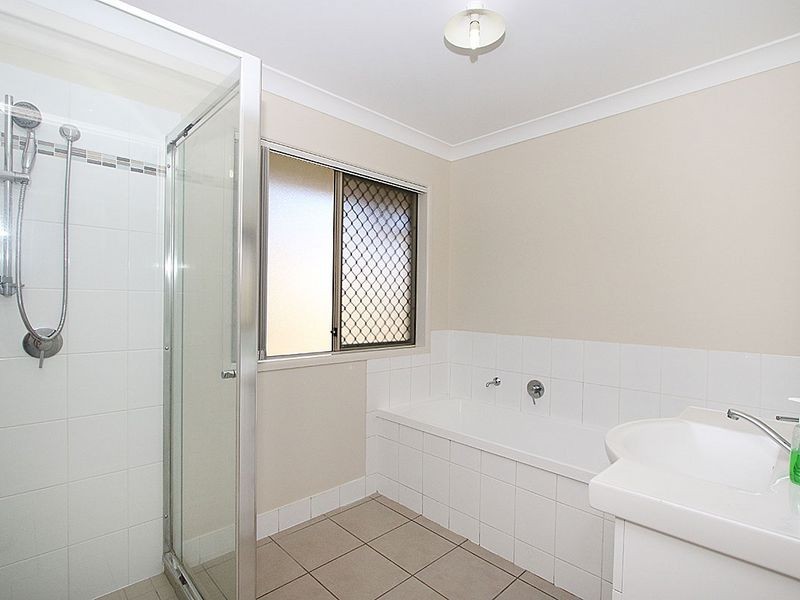 5 Riley Court, Kensington Grove QLD 4341