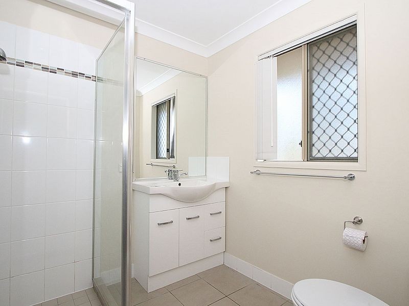 5 Riley Court, Kensington Grove QLD 4341