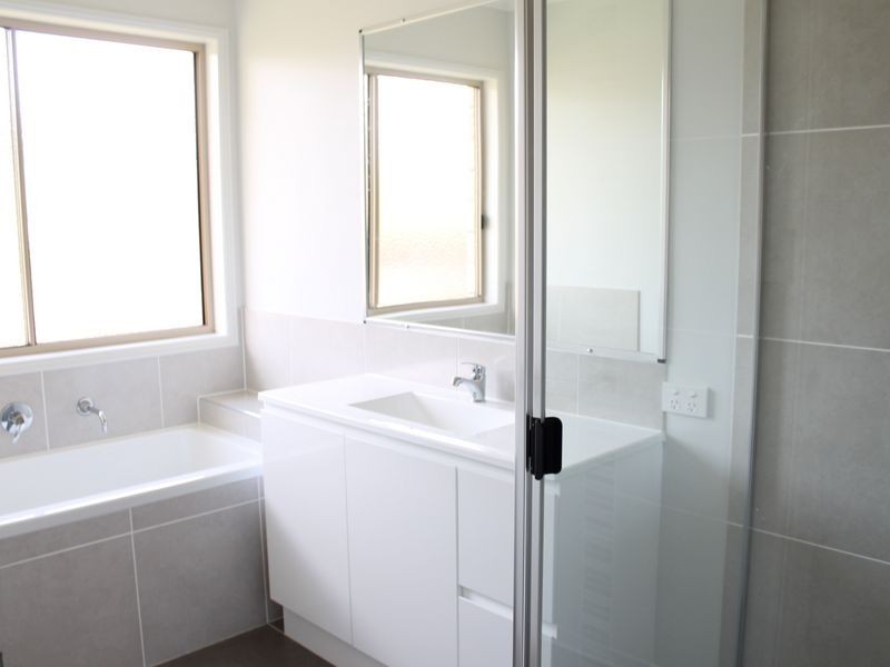 9 Regent Court, Regency Downs QLD 4341