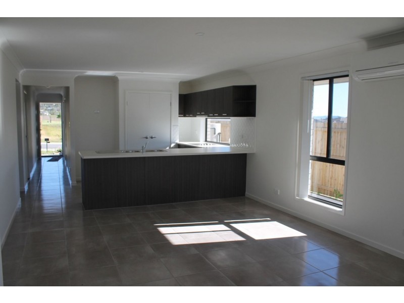 1/7 Richmond Terrace, Plainland QLD 4341