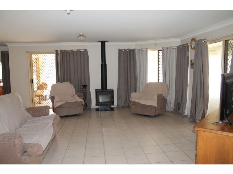 35 Waddington Parade, Forest Hill QLD 4342