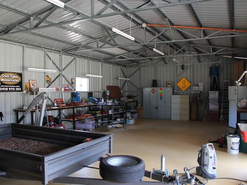 35 Waddington Parade, Forest Hill QLD 4342