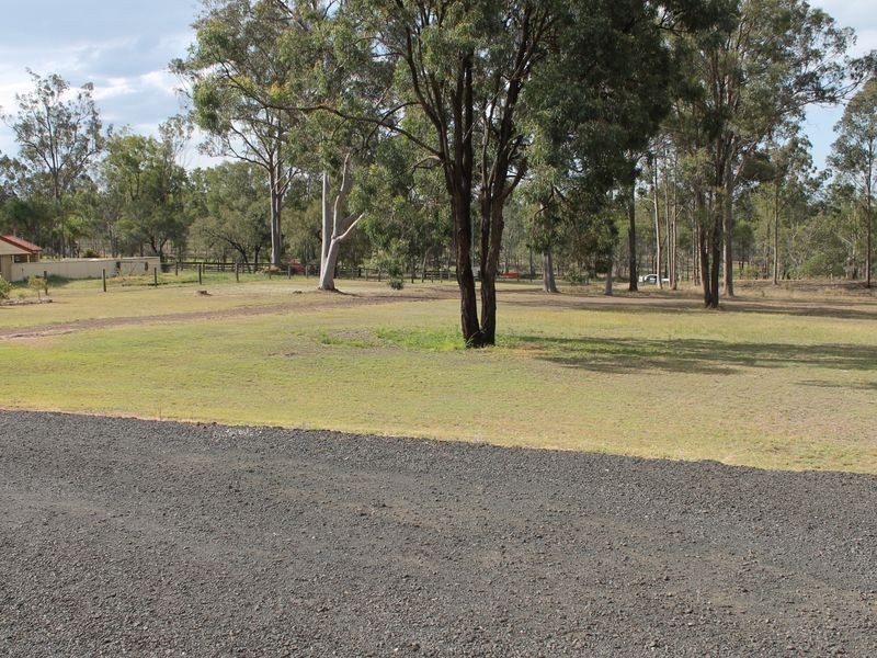 35 Waddington Parade, Forest Hill QLD 4342