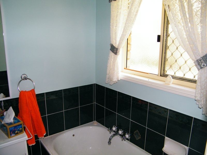 14 Eileen Court, Kensington Grove QLD 4341