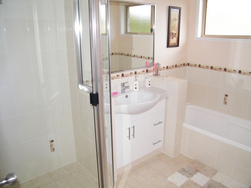 5 Grebe Court, Laidley Heights QLD 4341