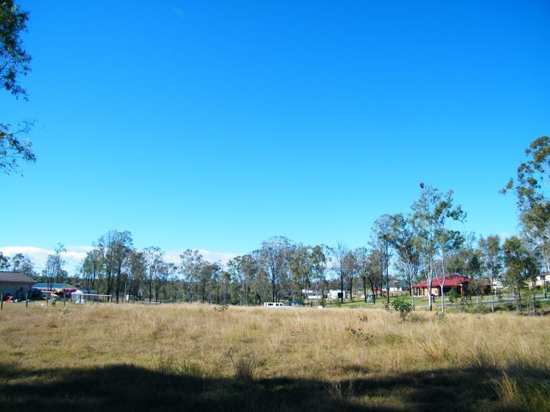 213 Stephenson Crescent, Kensington Grove QLD 4341