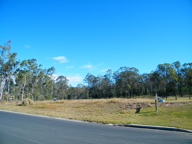 213 Stephenson Crescent, Kensington Grove QLD 4341