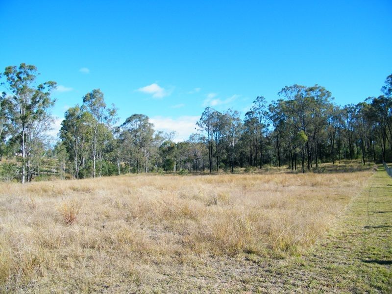 213 Stephenson Crescent, Kensington Grove QLD 4341