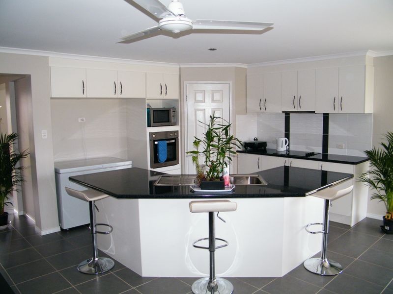 21 Peppertree Place, Plainland QLD 4341
