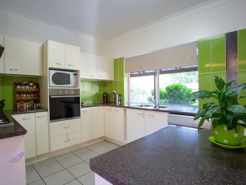 12 Waddington Parade, Plainland QLD 4341