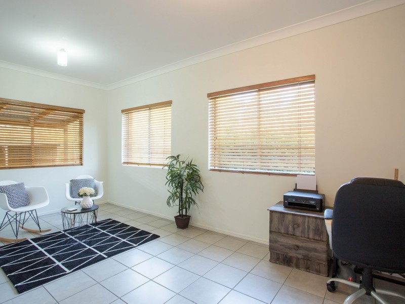 12 Waddington Parade, Plainland QLD 4341