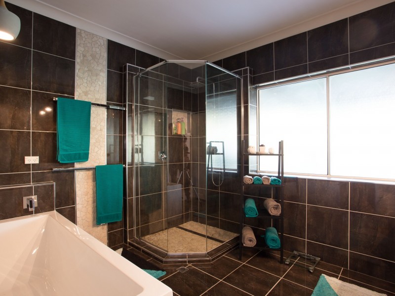 12 Waddington Parade, Plainland QLD 4341
