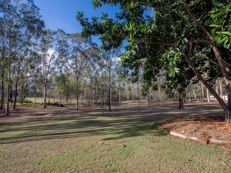 12 Waddington Parade, Plainland QLD 4341