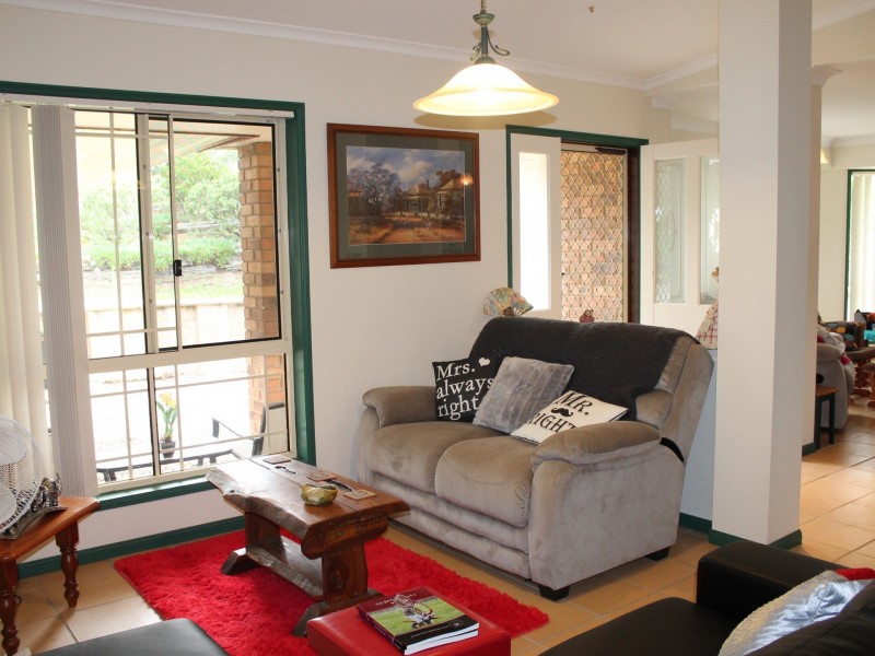 21 Challenge Avenue, Kensington Grove QLD 4341