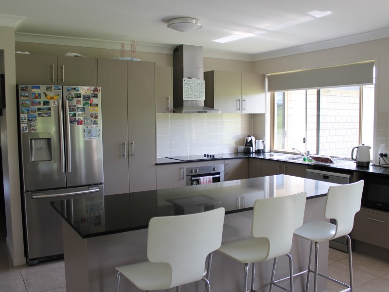 6 Cricklewood Court, Plainland QLD 4341