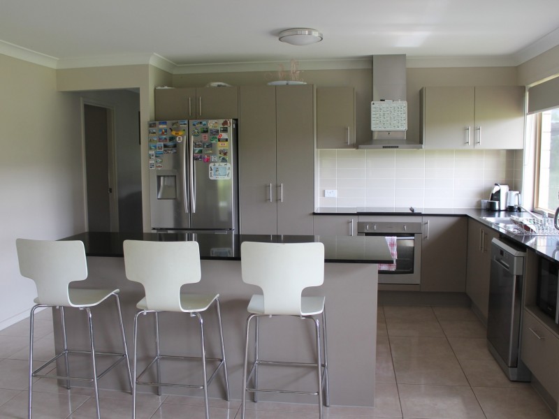 6 Cricklewood Court, Plainland QLD 4341