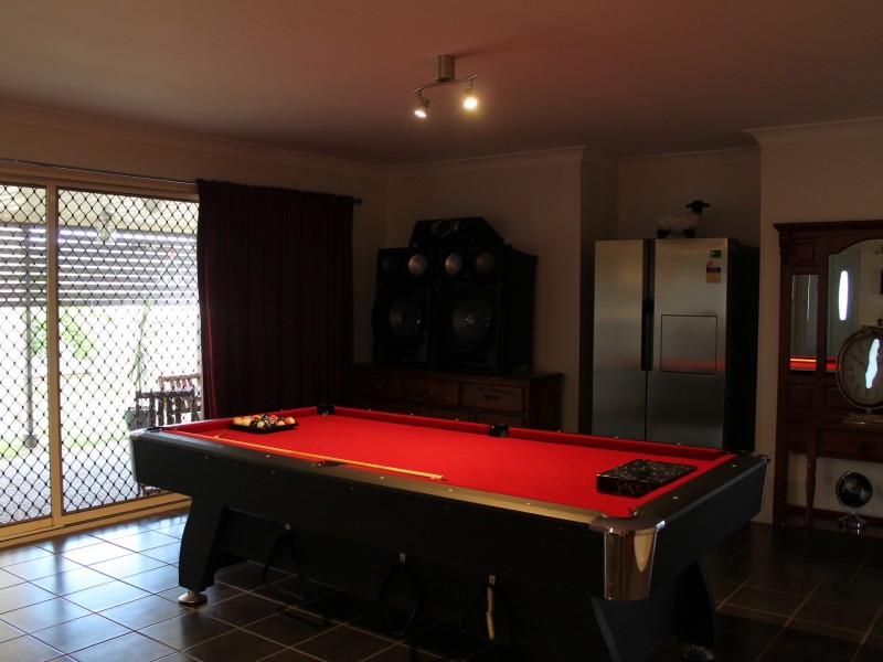 14 Cunningham Avenue, Laidley North QLD 4341
